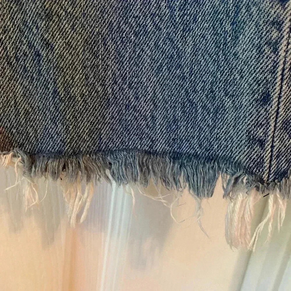 Raw hem women’s Levi 27 jeans - Picture 5 of 6